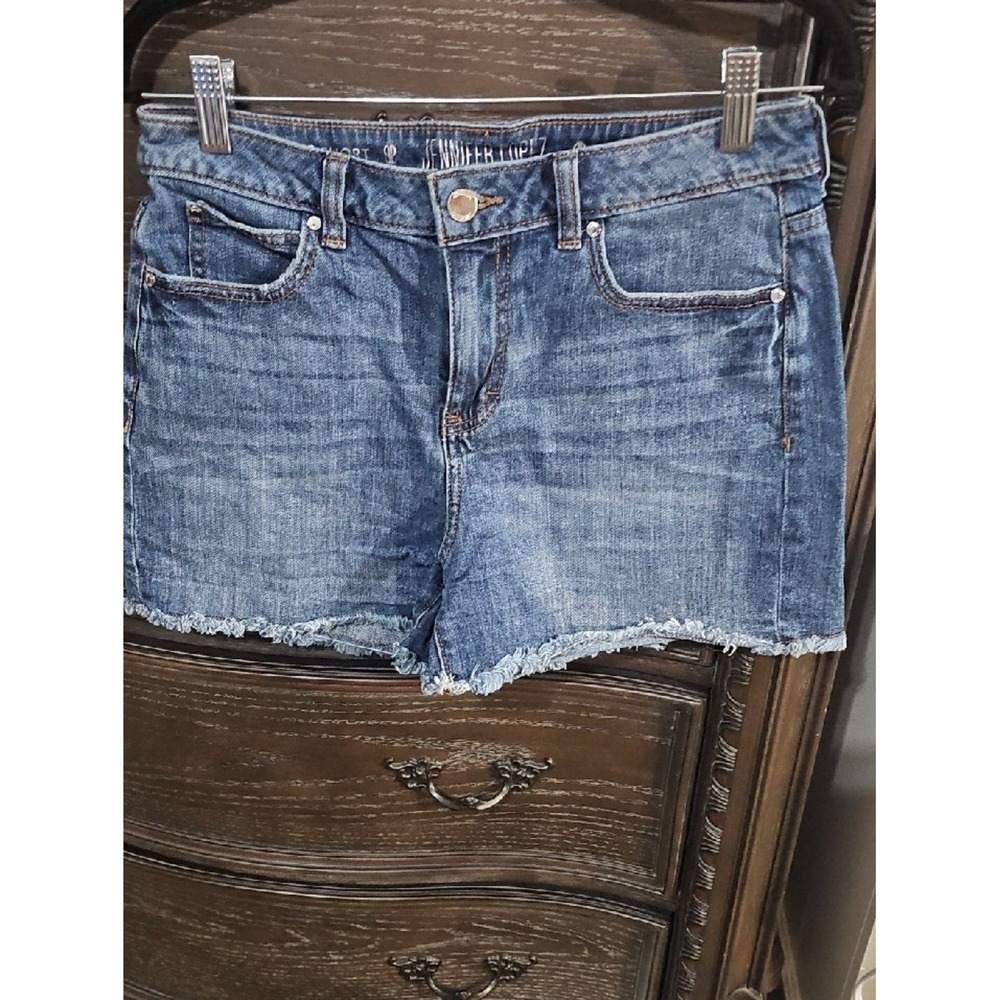 Jennifer Lopez High Rise Denim Shorts Medium Wash Raw Hem Size 6